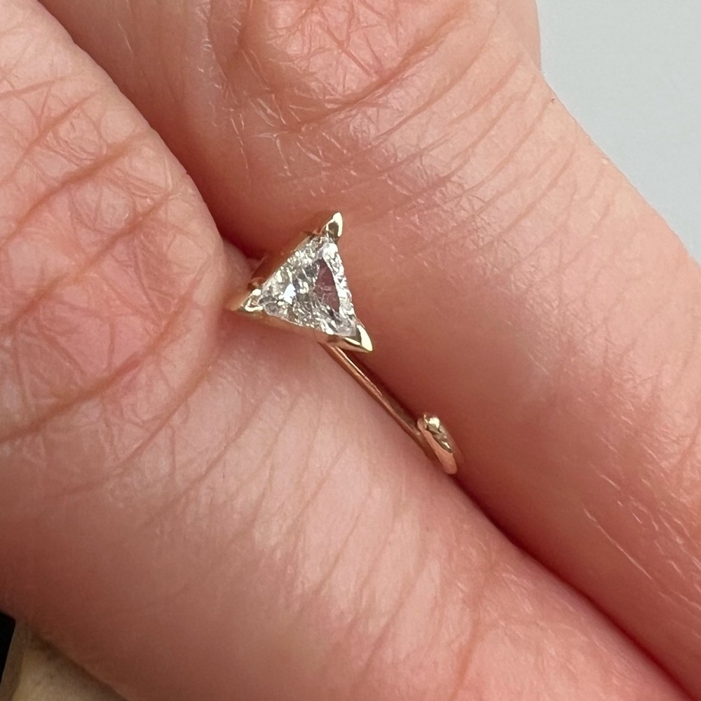 14k solid yellow gold diamond claw stud - Picture 2 of 5